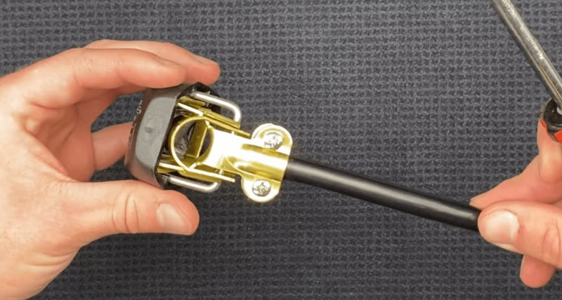 Insert the Wire Into 'Klamp'