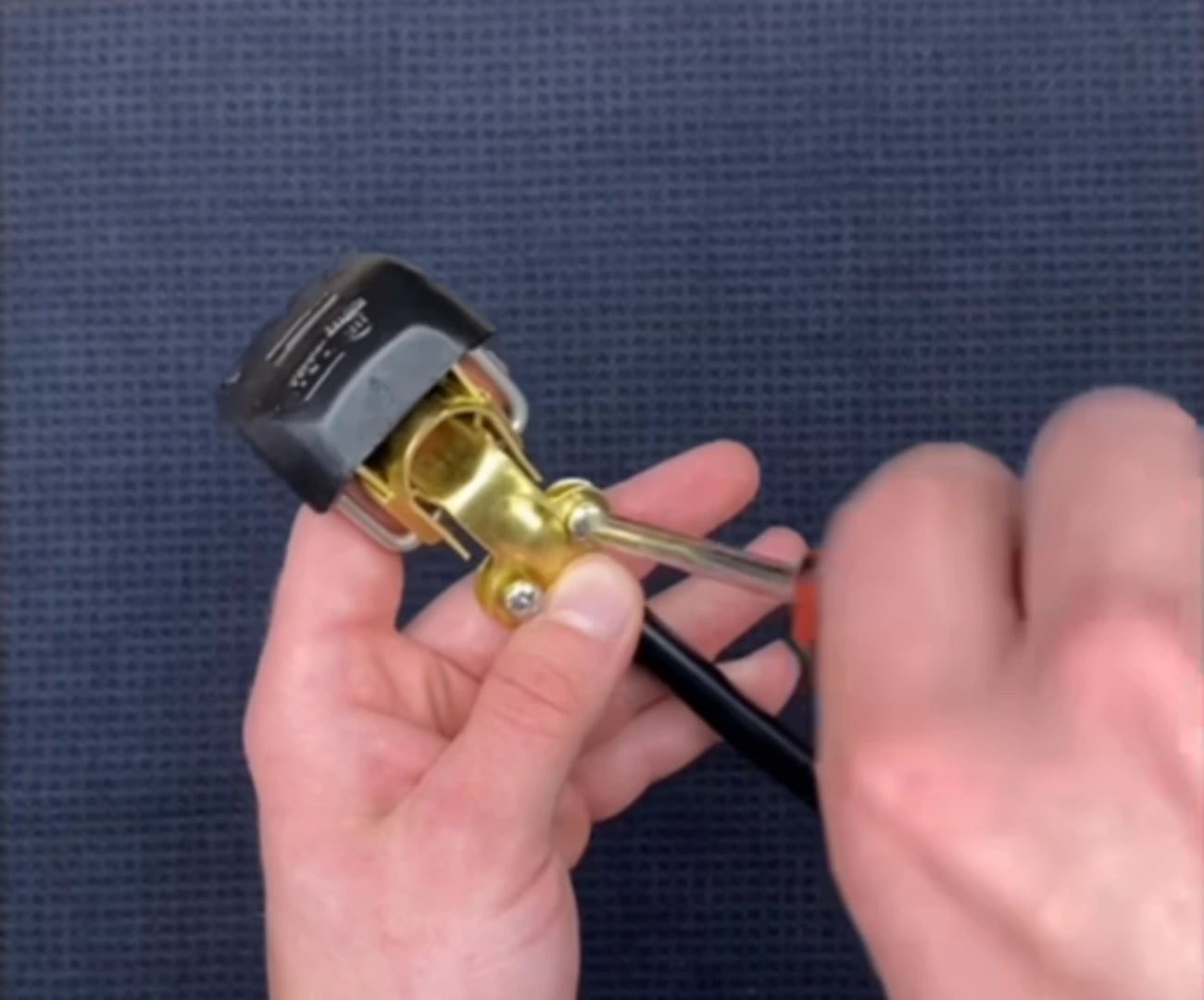 Step 4 - securing the clamp